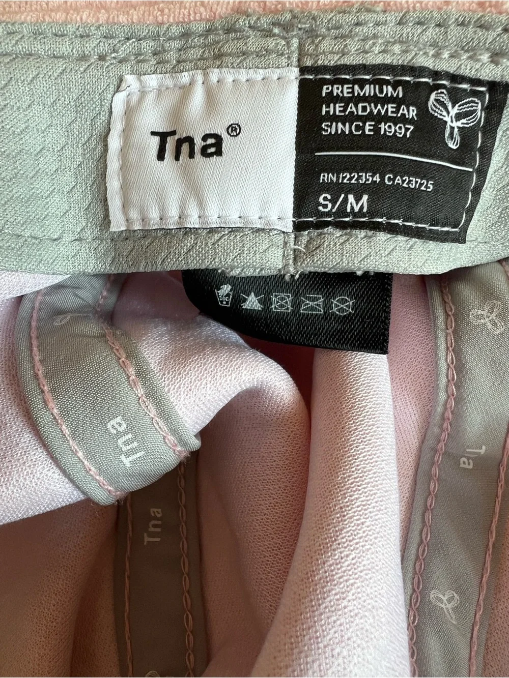 Aritzia bucket hat